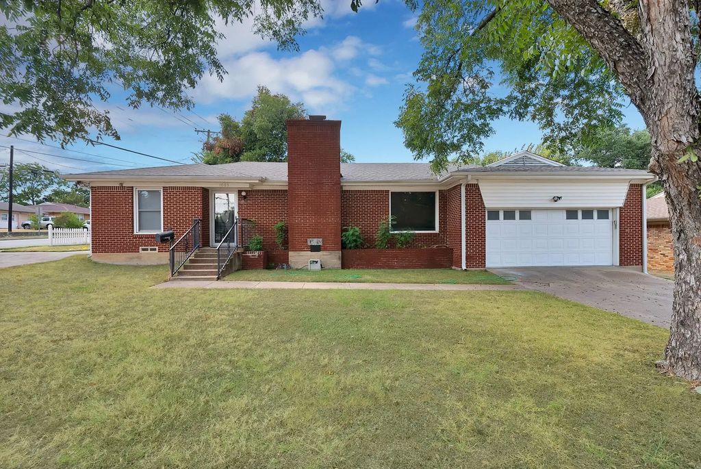 1003 Brookhollow Drive, Irving