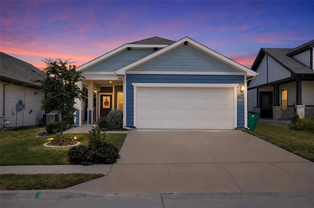 1818 Ash Oak Lane, Forney