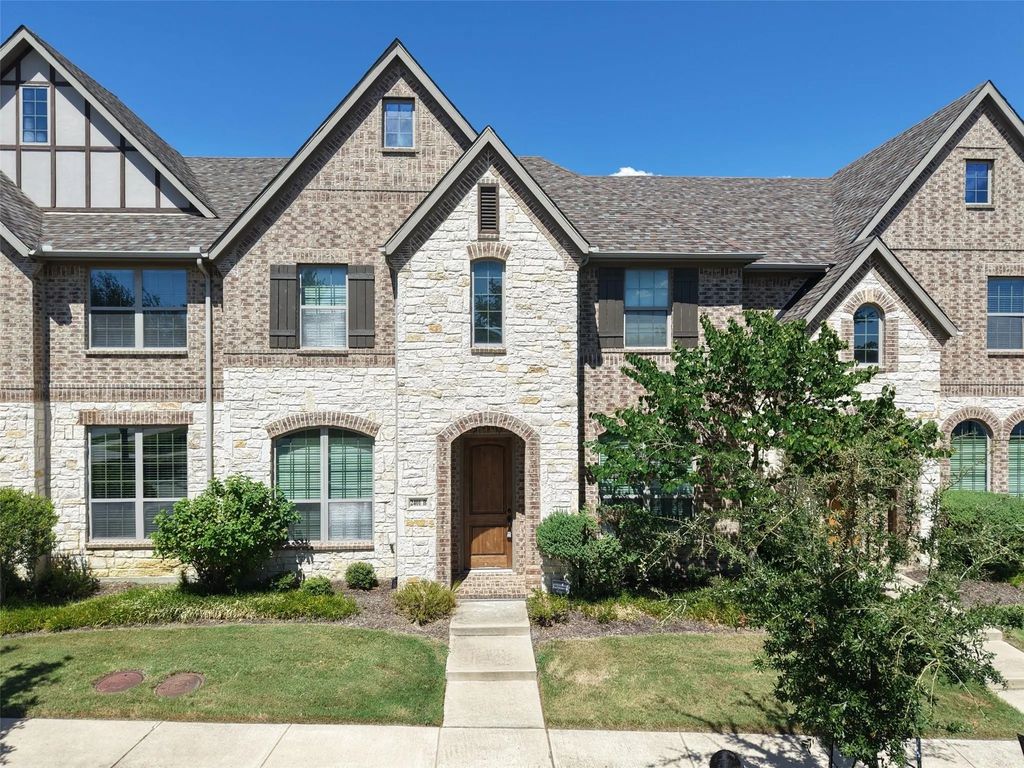2401b Cort Drive, Carrollton