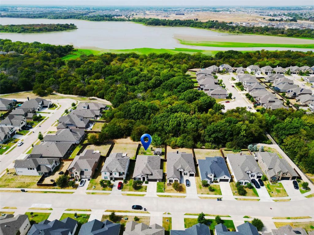 628 Lake Cove Drive, Little Elm