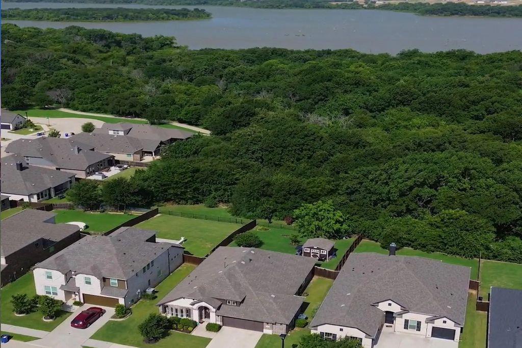 628 Lake Cove Drive, Little Elm