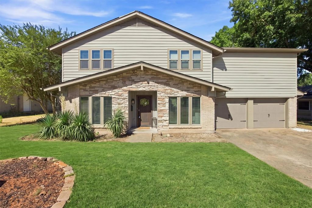 12235 Treeview Lane, Farmers Branch