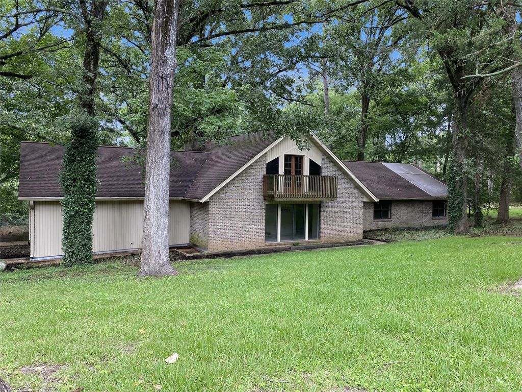 451 Irving Bluff Road, Shreveport