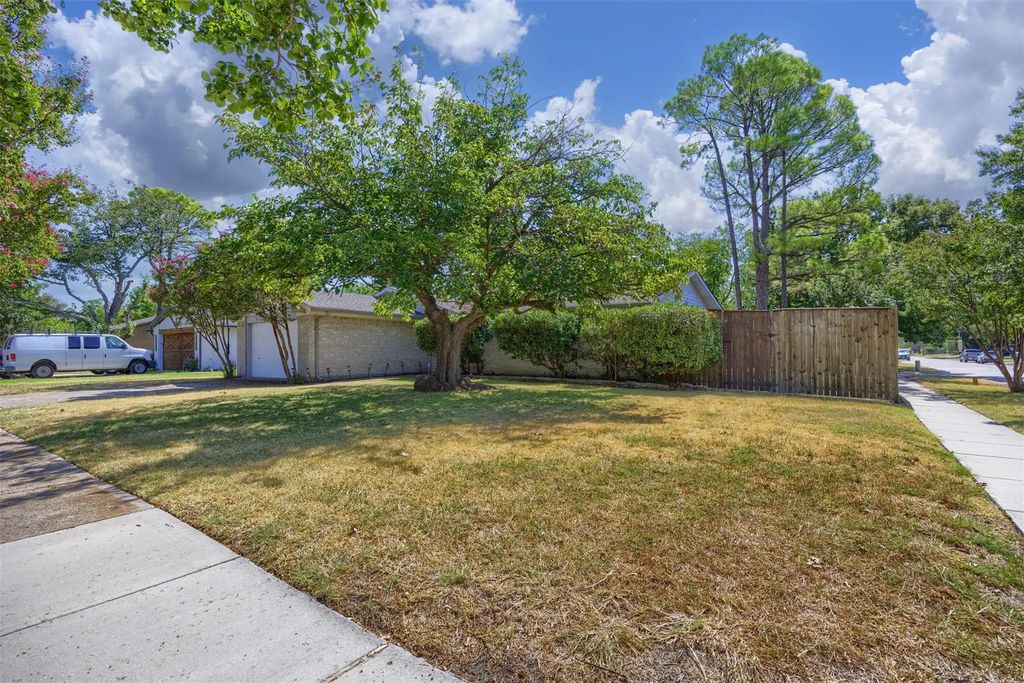 638 Cranbrook Park, Garland