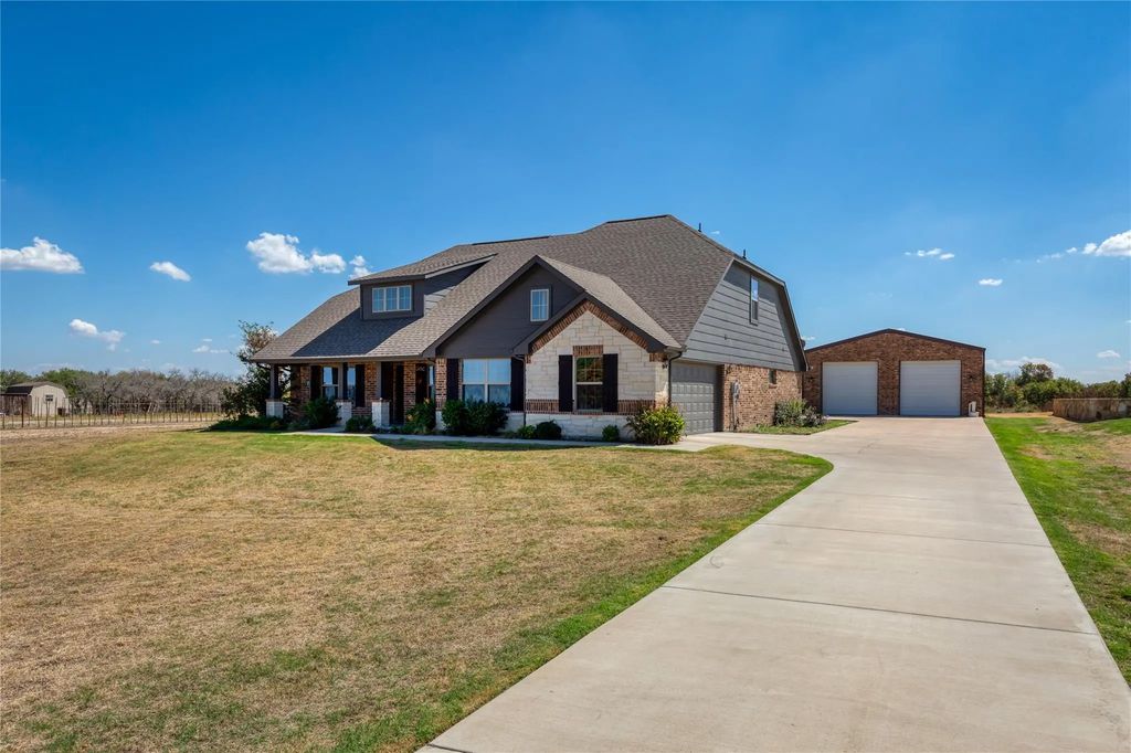 3841 J E Woody Road, Springtown