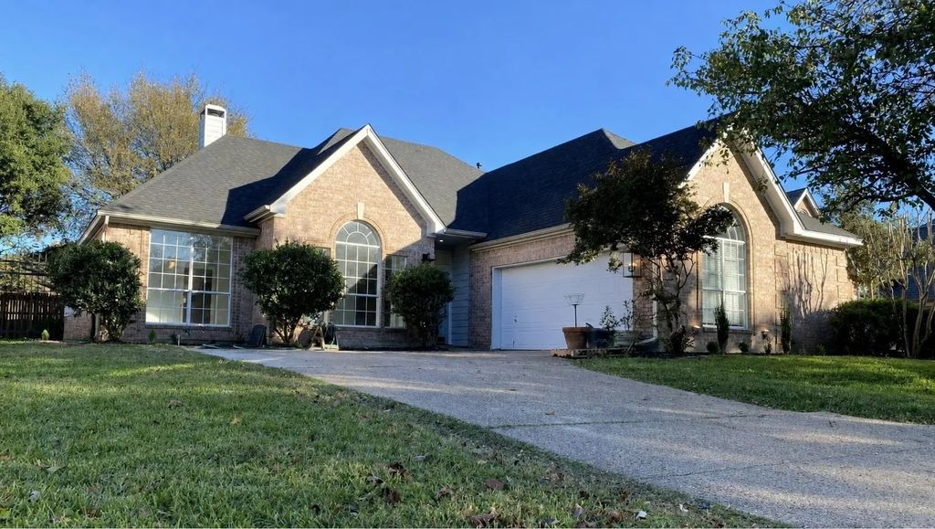 2409 N Hunter Place Lane, Arlington