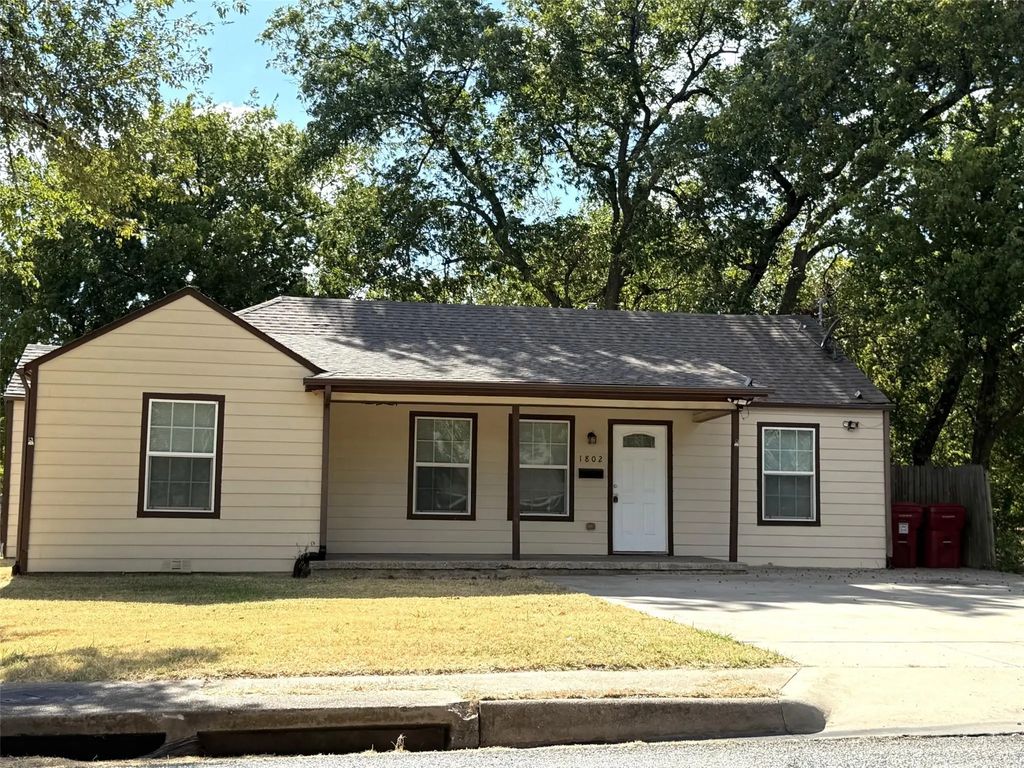1802 N Woods Street, Sherman
