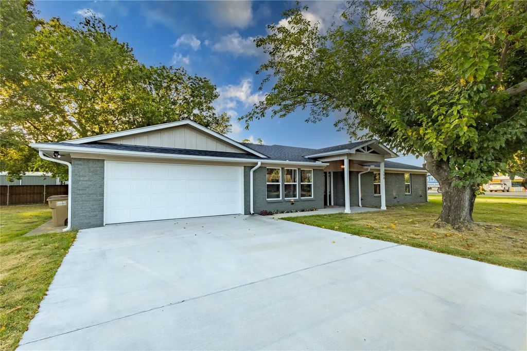 128 N Osborn Street, Alba