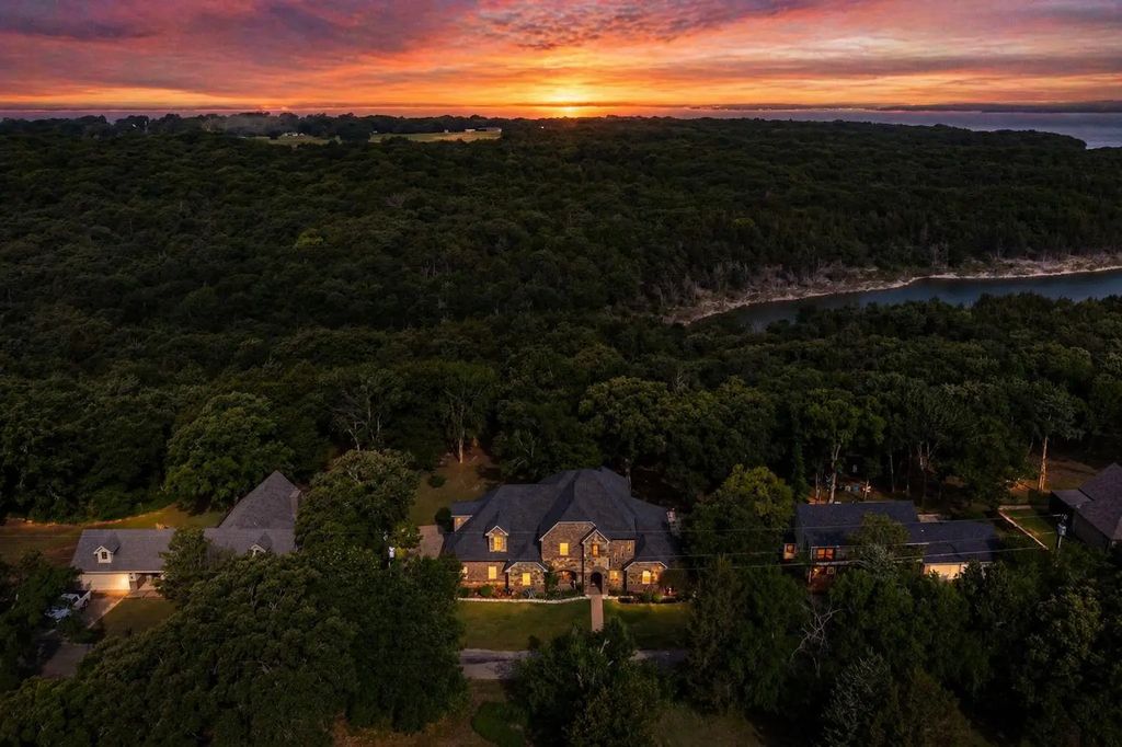 700 Coffee Circle, Pottsboro