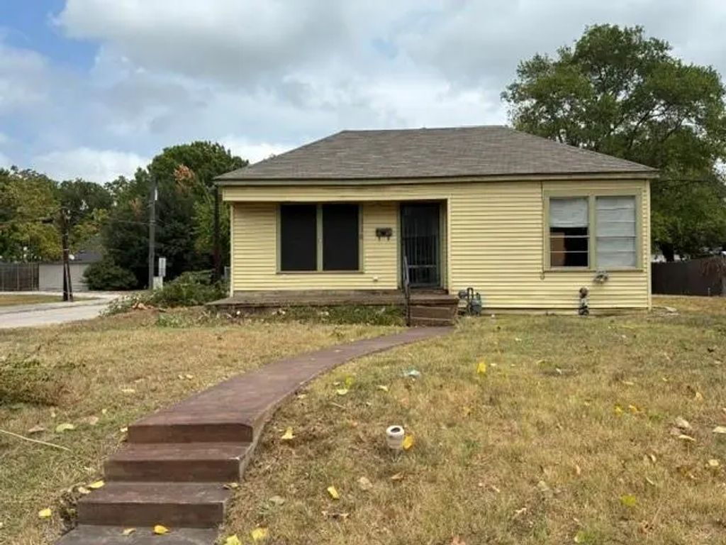 316 N Washington Street, Farmersville