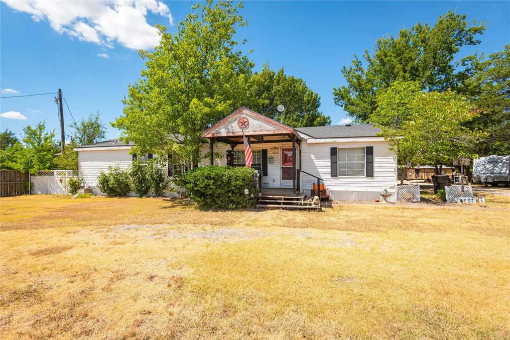 305 Westmoreland Circle, Anna