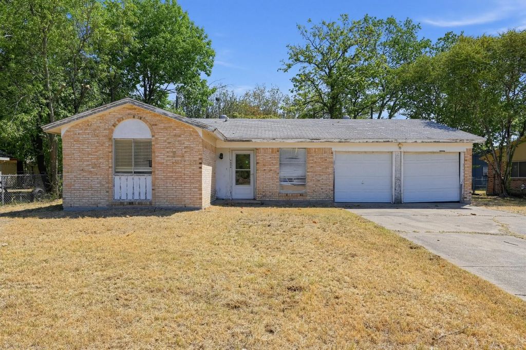 4604 Navajo Trail, Balch Springs