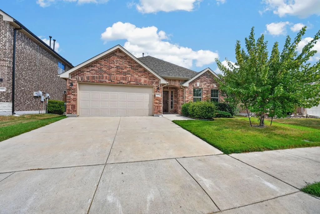 725 Bird Creek Drive, Little Elm