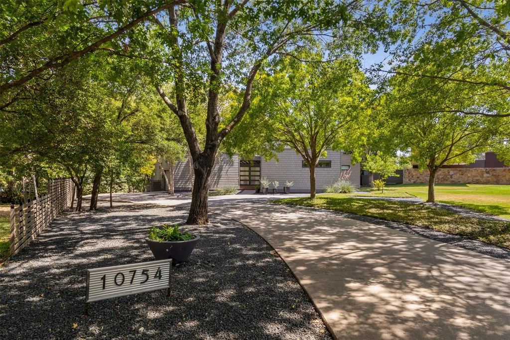 10754 Wyatt Circle, Dallas