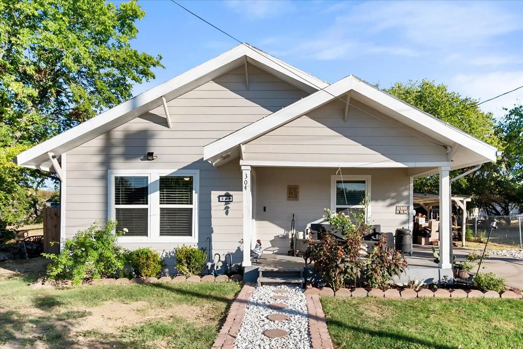 304 T A Carroll Avenue, Corsicana