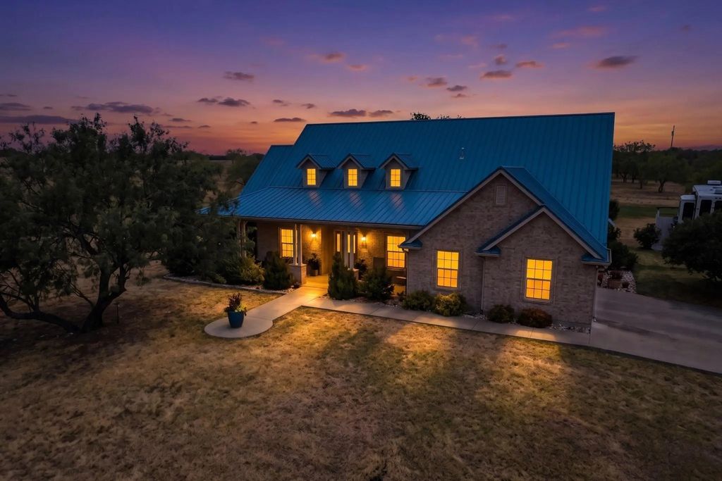 248 Fm 3118, Clifton