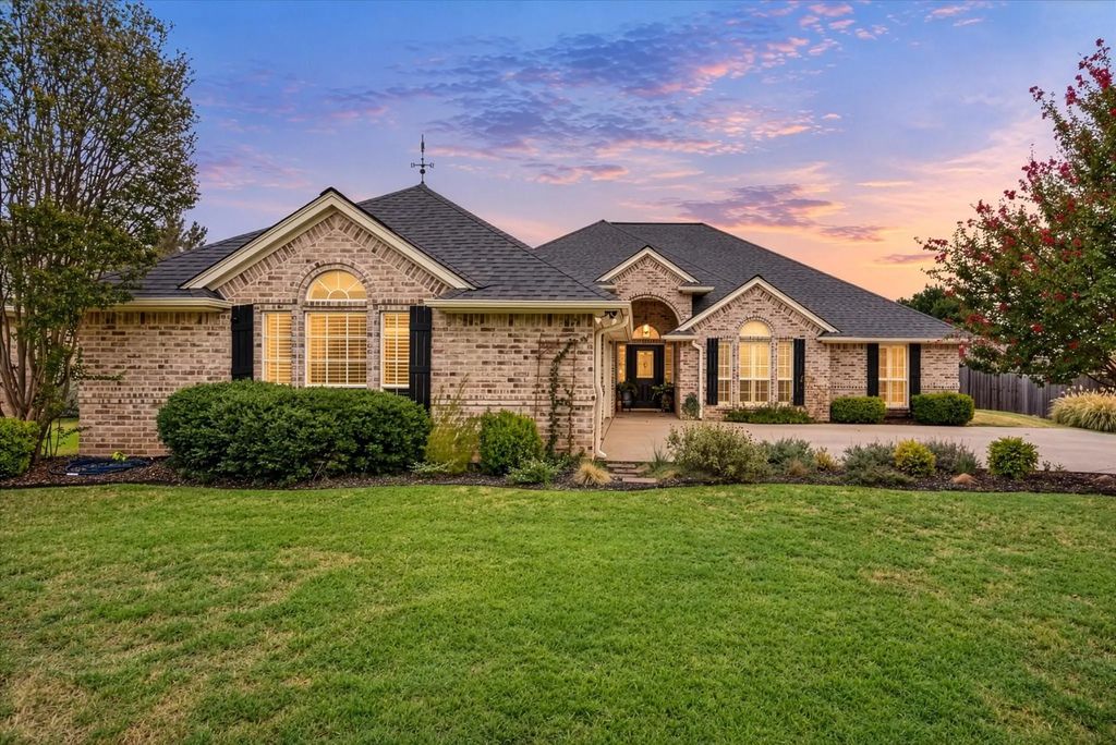 313 Casas Del Norte Street, Granbury