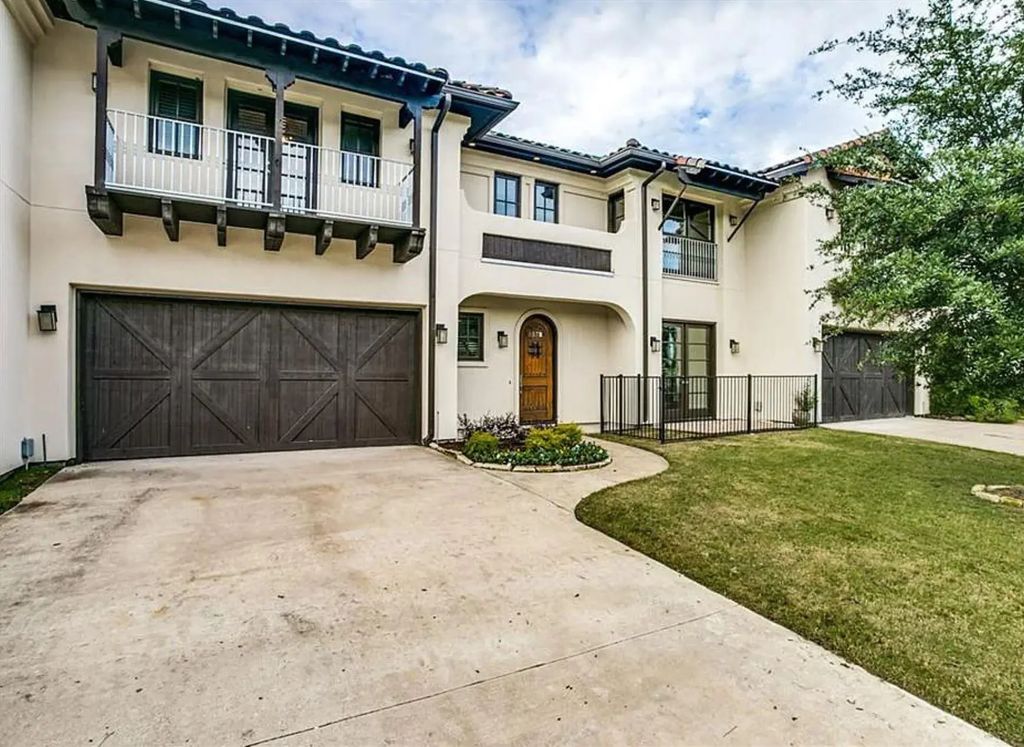 857 N Glasgow Drive B, Dallas