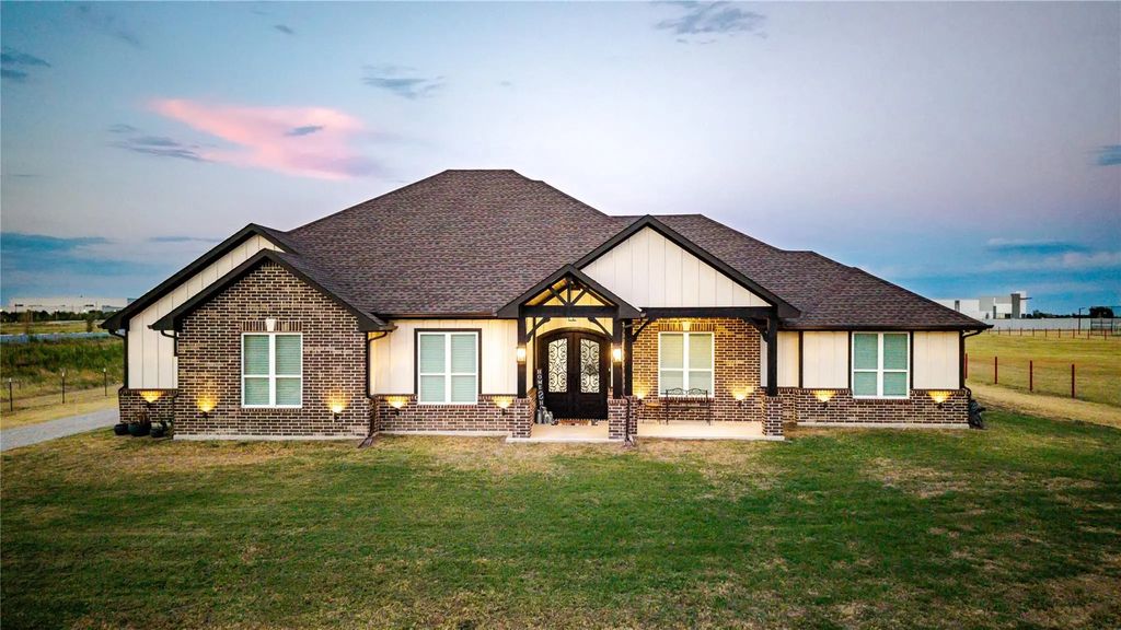 3900 Fm 1183, Ennis