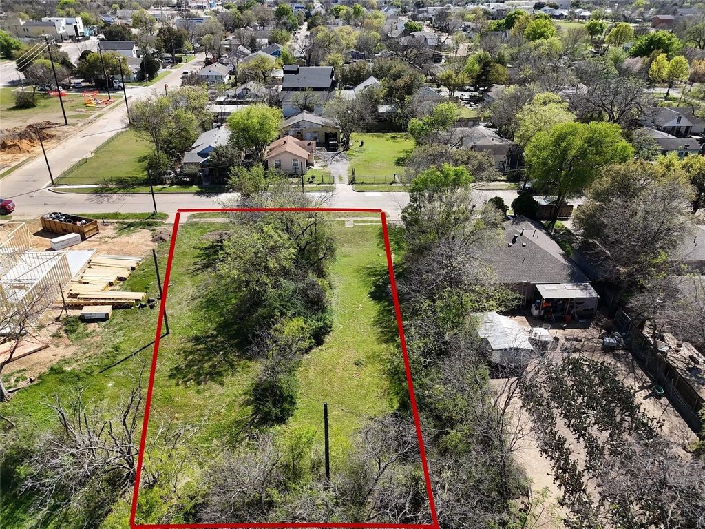 825 Shaw Street, Dallas