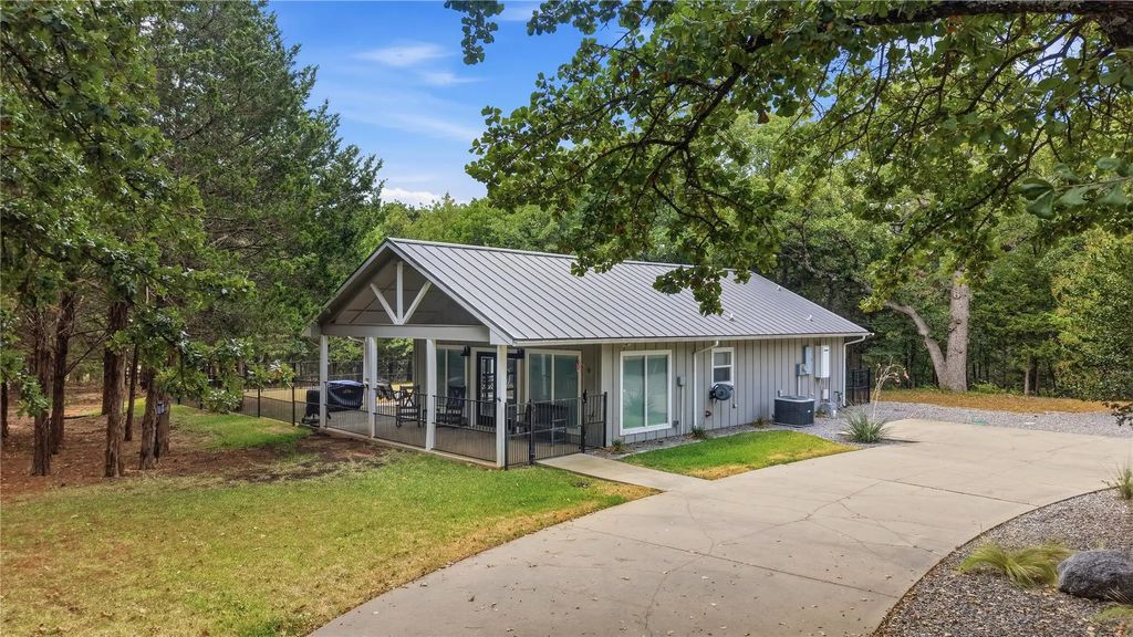 10 Holland, Pottsboro