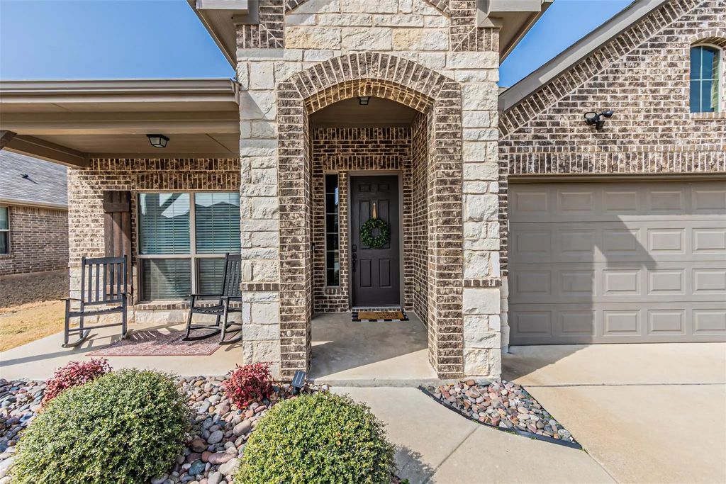 2504 Doe Run, Weatherford