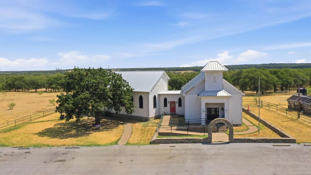 9454 Fm 2210 E, Poolville