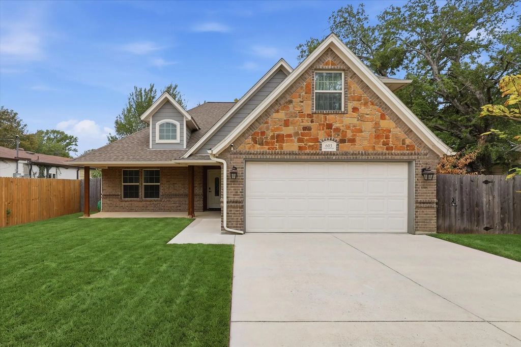 603 Oaklawn Drive, River Oaks