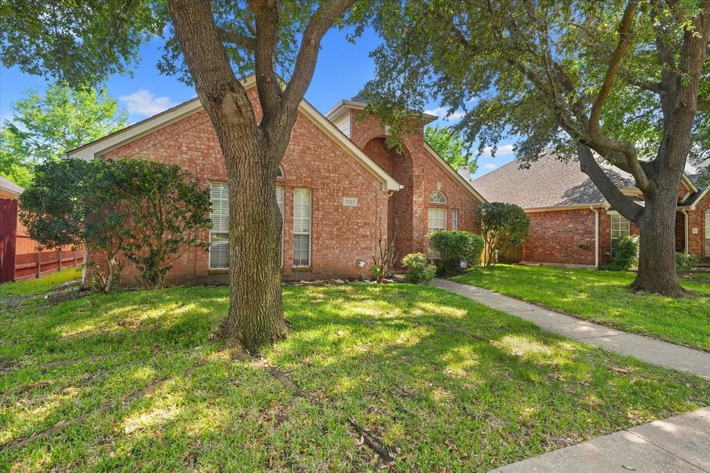 2023 Saint Anne Drive, Allen