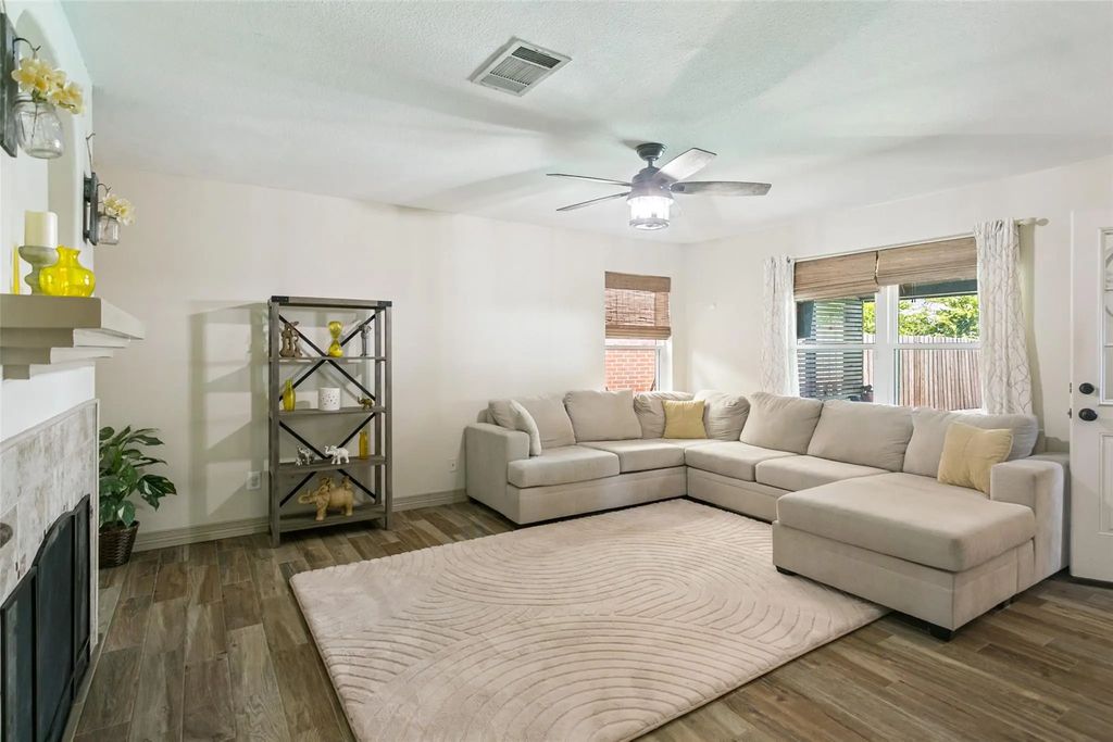 2213 Bresee Drive, Carrollton