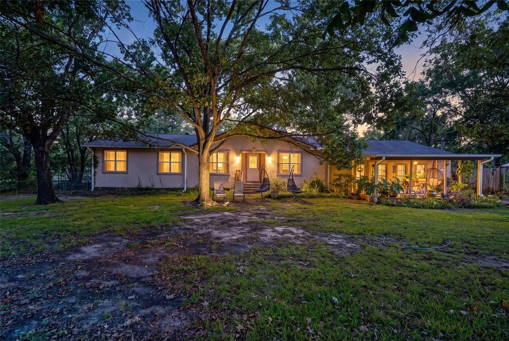 108 Meyers Avenue, Quinlan