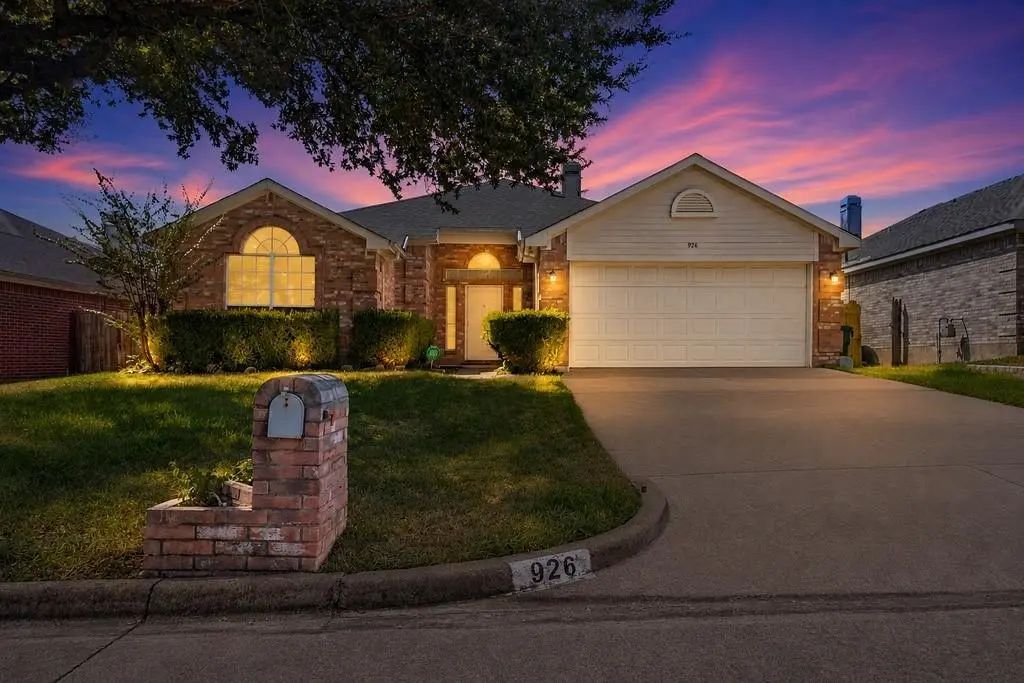 926 Wintercrest Court, Arlington