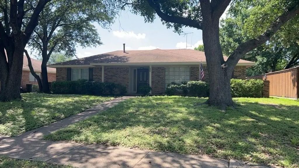 317 Doral Place, Garland