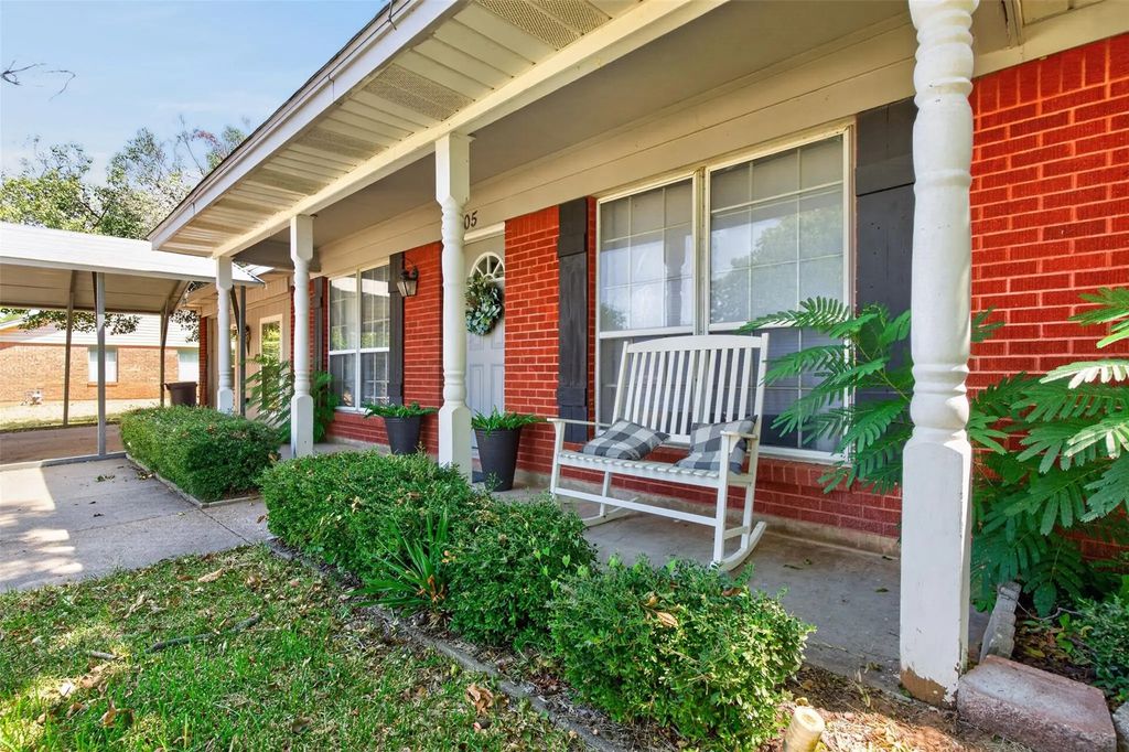105 Murray Street, Joshua