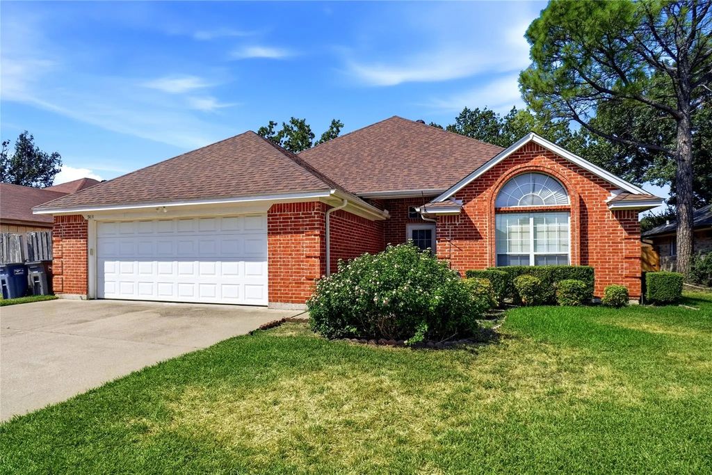 7413 Crosswicks Circle, Fort Worth