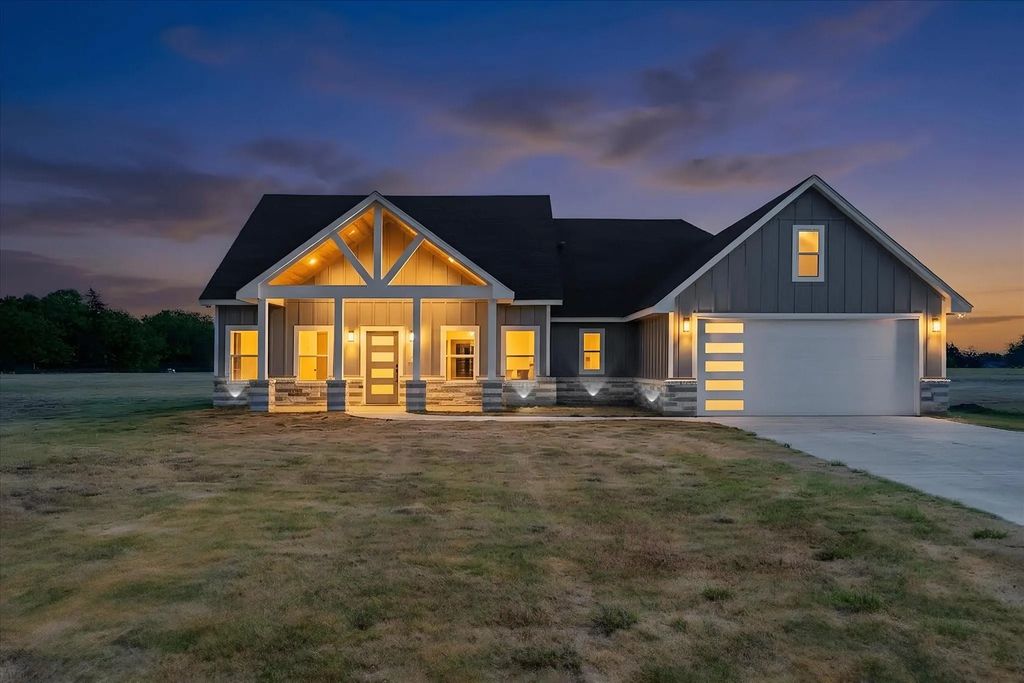 1564 County Road 4732, Cumby