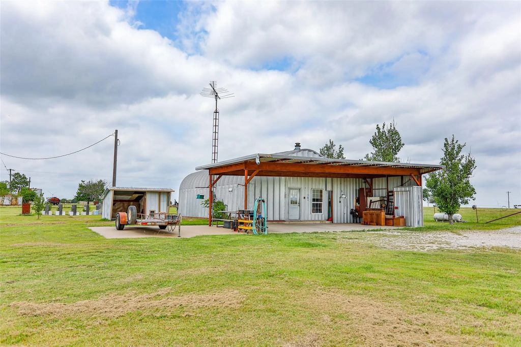 1078 R&r Lane, Muenster