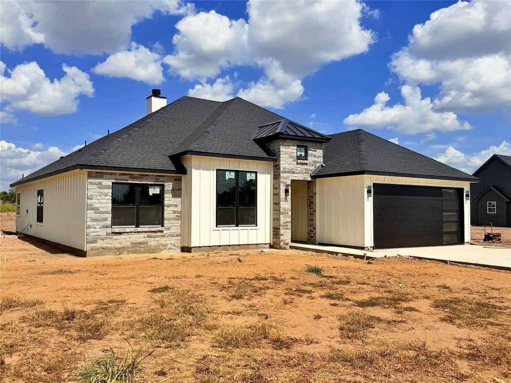 119 Skrivanek Road, Ennis