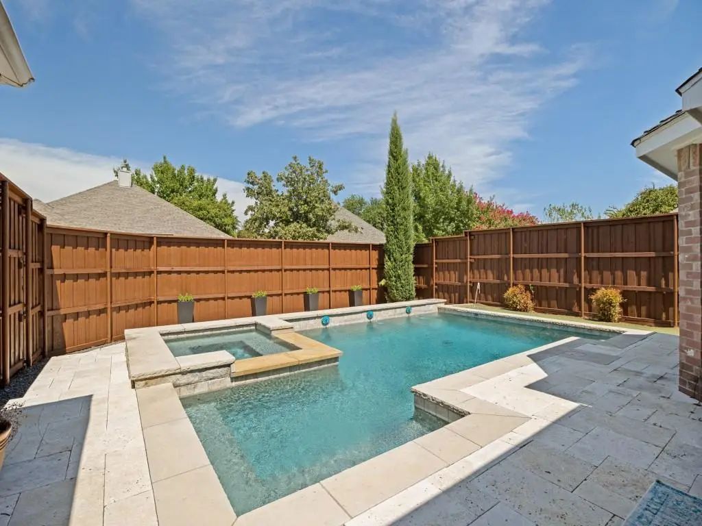 1697 Castle Rock Drive, Lewisville
