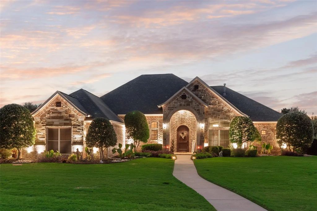 1581 Mcfarland Drive, Waxahachie
