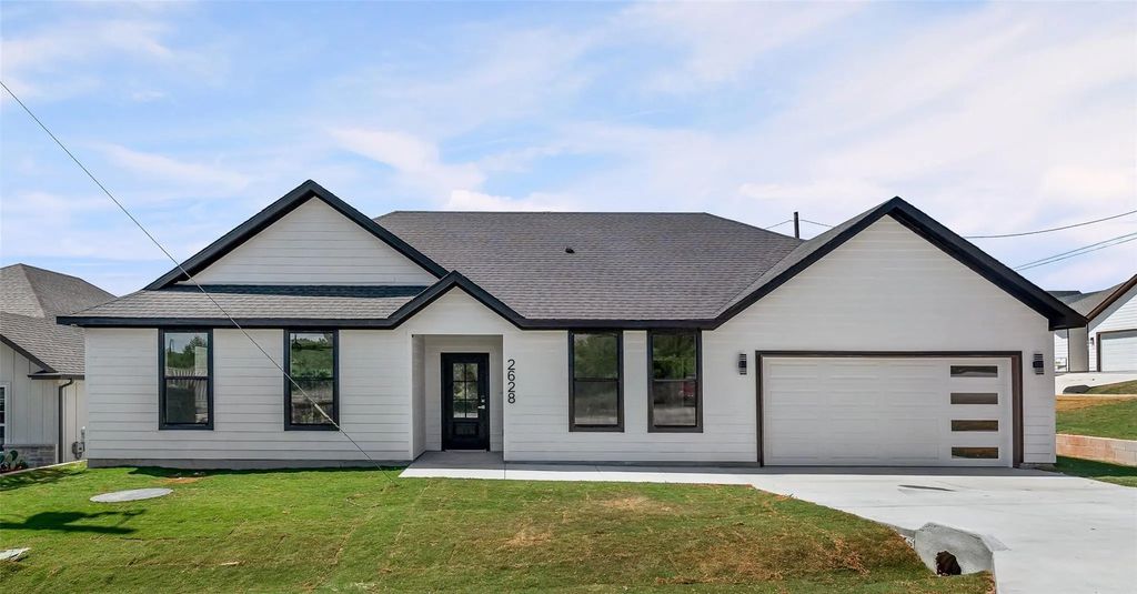 2628 White Rock Drive, Granbury