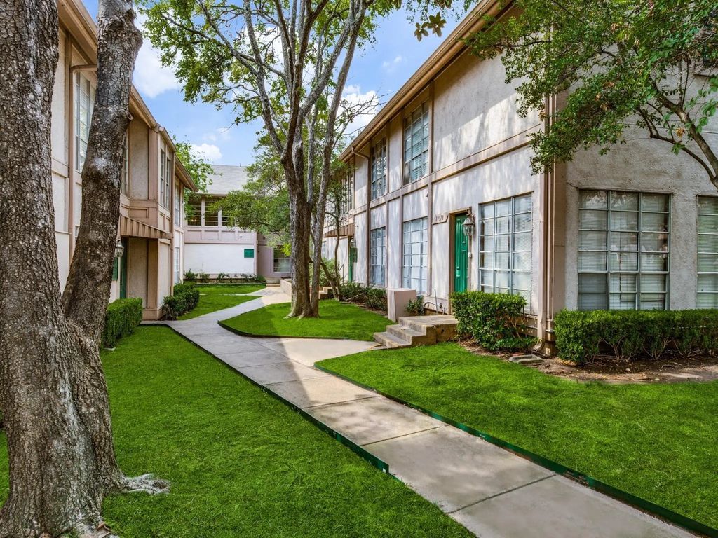 10578 High Hollows Drive 266, Dallas