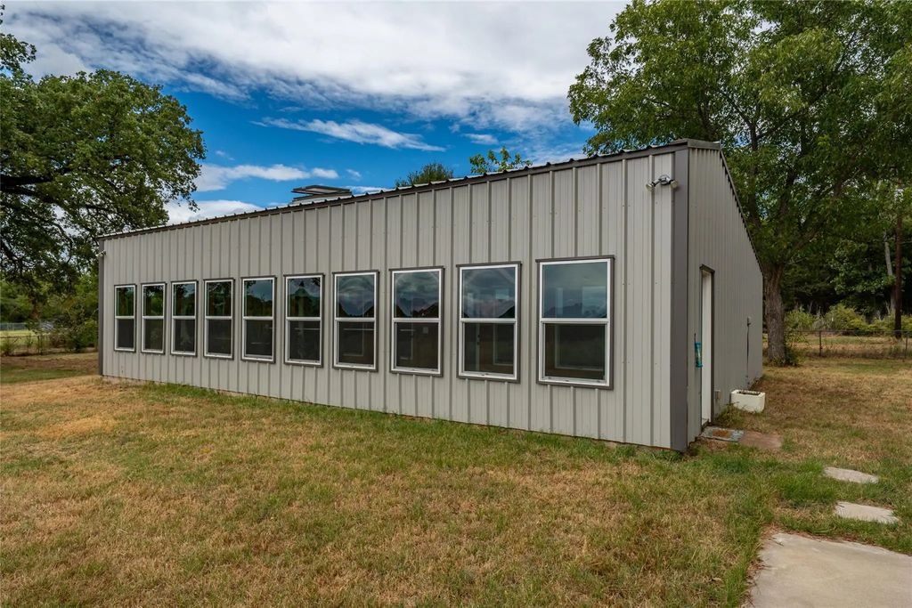 6899 Tx-19 Highway, Palestine