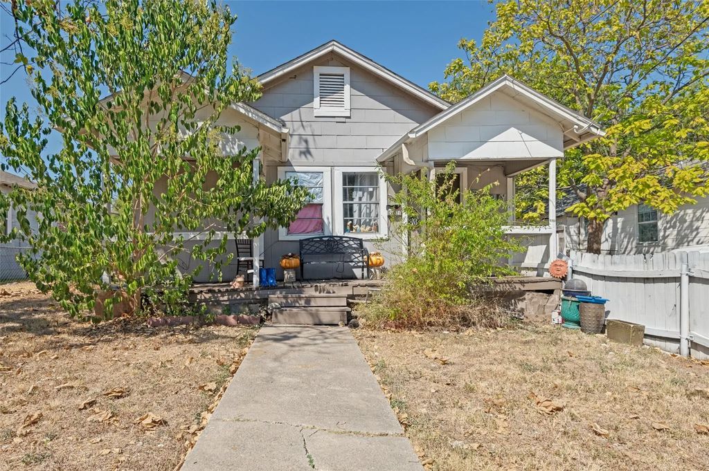 2421 Boyd Street, Dallas