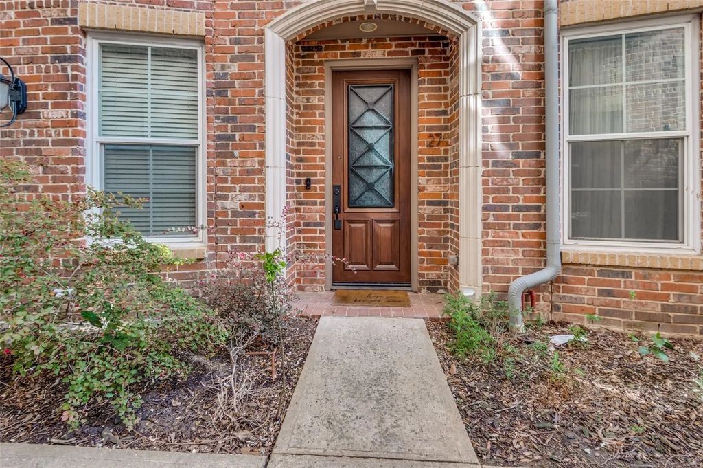 3200 Ross Avenue 27, Dallas