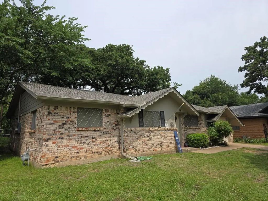 84 Ravenswood Drive, Bedford