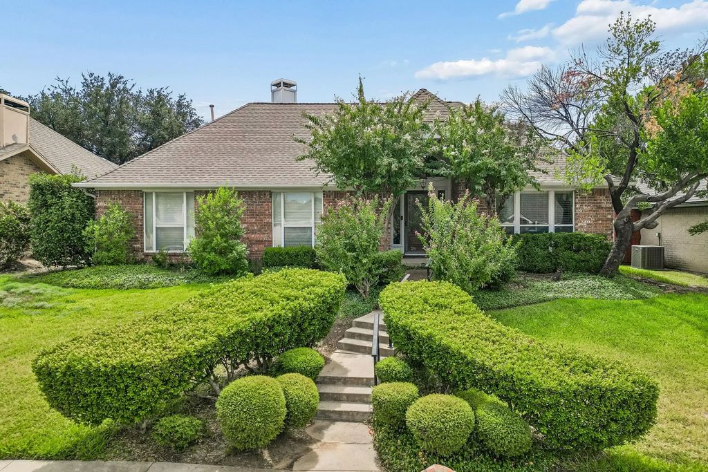 1324 Red Maple Drive, Carrollton