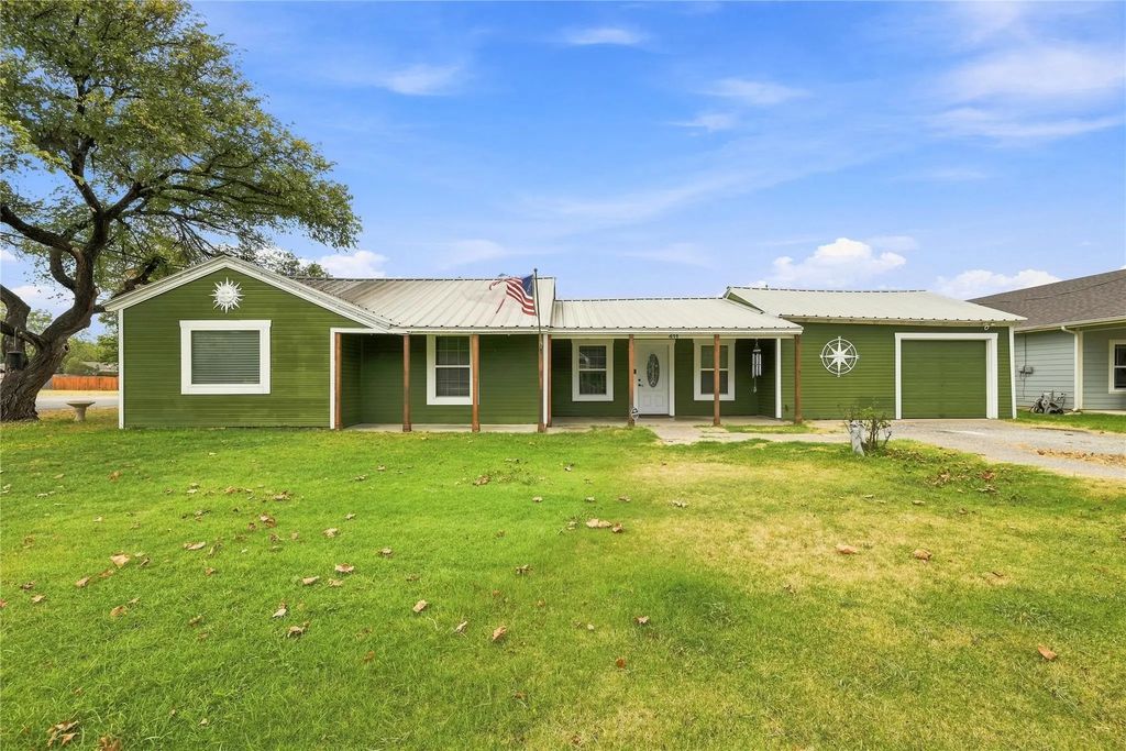 411 W 3rd Street, Maypearl