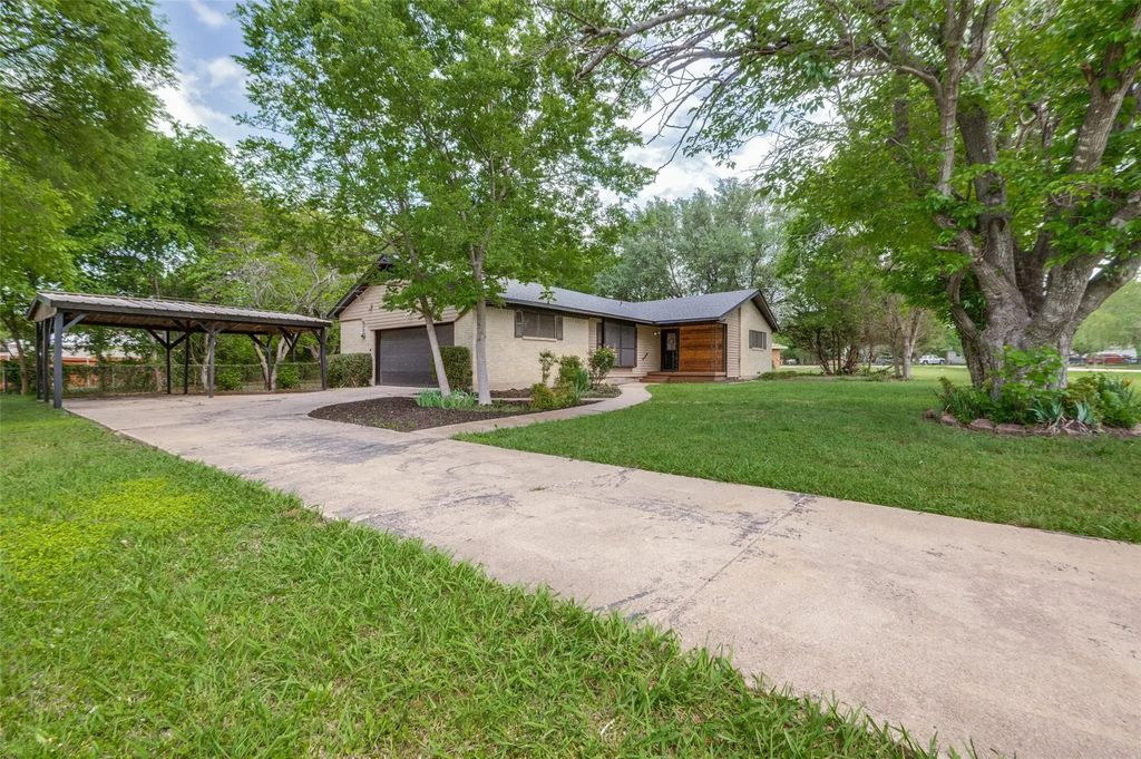 1533 E Springcrest Circle, Lancaster