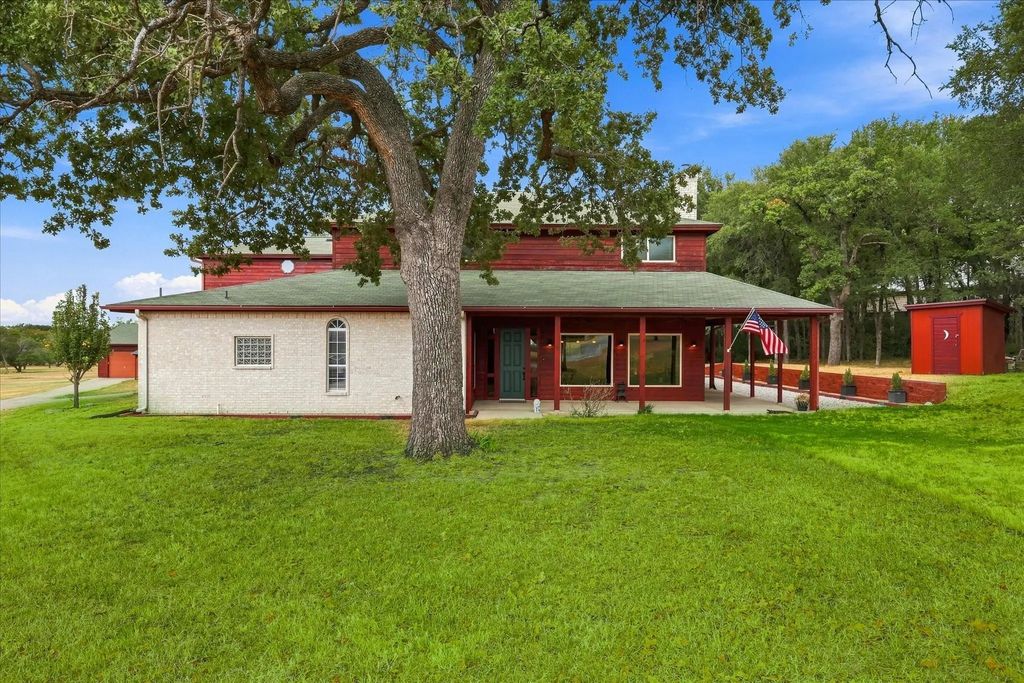 4025 Lake Oaks Circle, Fort Worth
